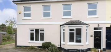 4 bedroom semi-detached house