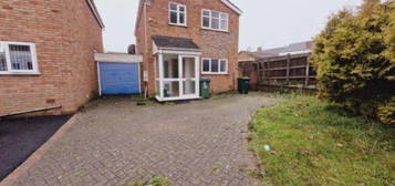 Link-detached house to rent in Salters Vale, West Bromwich, West Midlands B70