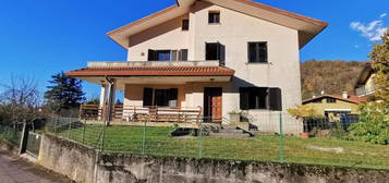 Villa in vendita a Montenars