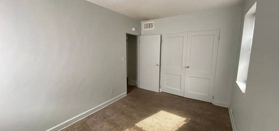 EN808, 808 State St APT 4, Bettendorf, IA 52722