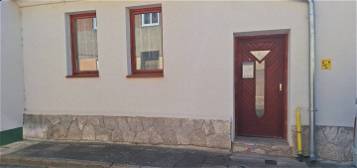 Pécs belvárosi felújított kis ház eladó