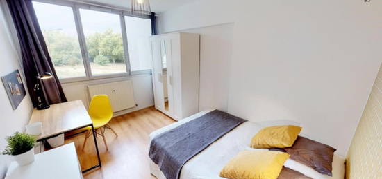 Chambre de service meublée  à louer, 5 pièces, 5 chambres, – m²