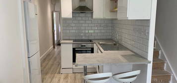 3 bed flat to rent