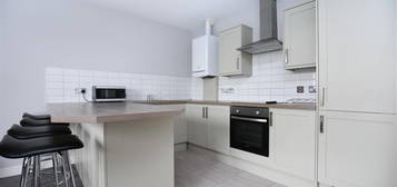 Flat to rent in Portland Terrace, Sandyford, Newcastle Upon Tyne NE2