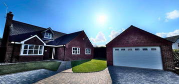 5 bedroom detached house