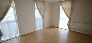 2 bed flat to rent