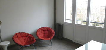 Loue studio meublé, 22m2, très lumineux, Neuilly s Seine