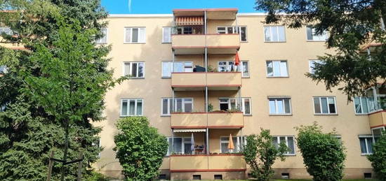 3 Zimmer, Balkon, vermietet, attraktive, zentrale Steglitzer Lage!