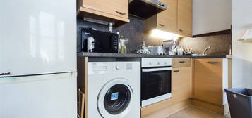 3 bed flat to rent