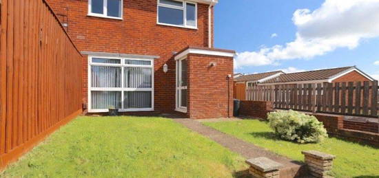 3 bed semi-detached house to rent