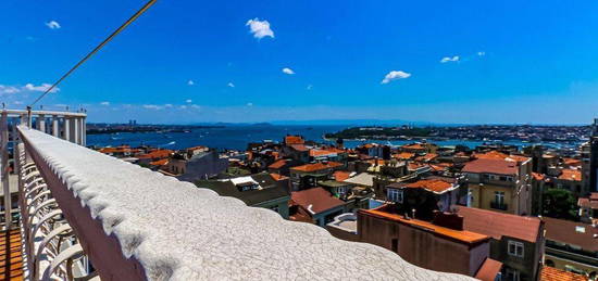 Cihangir'de Panoramik Manzaral, Mstakil Terasl Kiralk Loft Daire