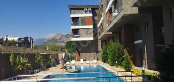 ANTALYA KONYAALTI HURMA HAVUZLU SİTEDE LÜKS SATILIK 4*1 DAİRE "