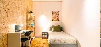 729540 - Quarto com cama de solteiro em...