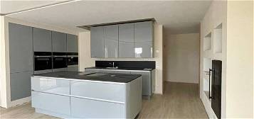 Exklusives Wohnen mit vielen Benefits - 4-Raum-Wohnung mit 2 Bädern, Sauna, großem Balkon und hochwertiger Einbauküche