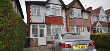 4 bed semi-detached house to rent