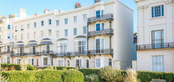 Flat to rent in Marine Square, Brighton, East Sussex BN2