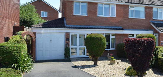 3 bedroom semi-detached house to rent