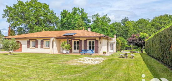 Maison traditionnelle de plain-pied  à vendre, 7 pièces, 4 chambres, 188 m²