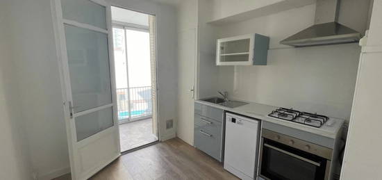 Appartement  à louer, 3 pièces, 2 chambres, 53 m²