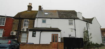 Flat to rent in Middle Wall, Whitstable CT5