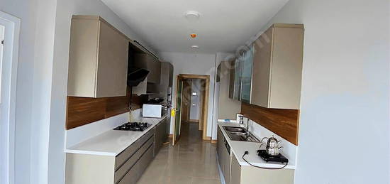 AVRUPARK HAYAT 3+1 DEPOLU SATILIK DAİRE