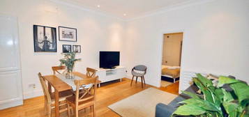 Flat to rent in St Peters Street, London N1