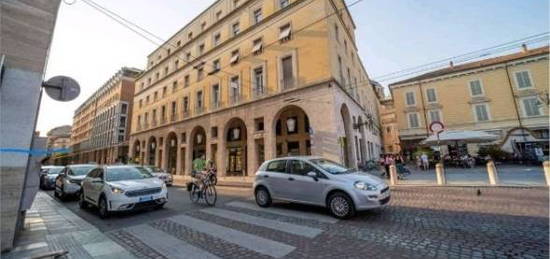 Quadrilocale Strada Giuseppe Mazzini 1, Centro Storico, Parma