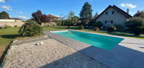 Maison 170 m2 , 4 chambres , 2800 m2 jardin proche centre ville Roanne