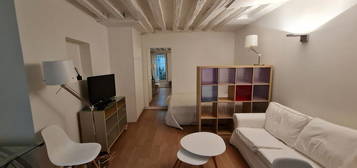 Studio 28,20 m² Paris 7E 520.000