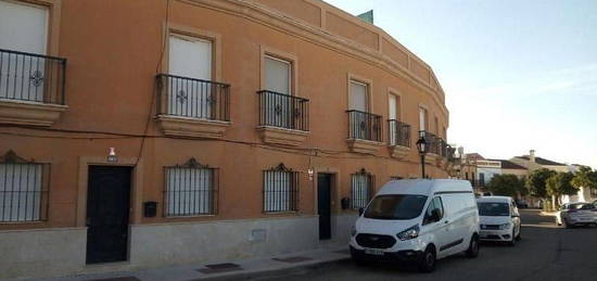 Casa en ronda Las Escuelas en Alcalá del Río