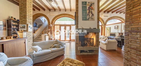 Villa indipendente con cortile - Monserrato