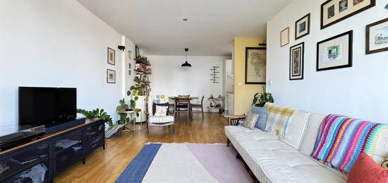 Flat to rent in Gainsborough Studios East, Islington N1