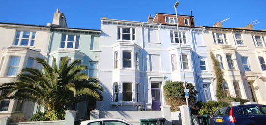 Maisonette to rent in Queens Park Road, Brighton BN2