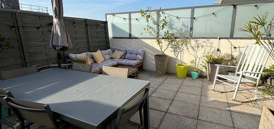 Location grand duplex meublé de 74m2 + terrasse 33m2