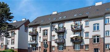 Zentral gelegene Altbauwohnung gesucht? 2-Zimmerwohnung in Leverkusen-Opladen kann es bieten!