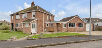 5 bedroom semi-detached house for sale