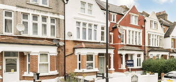 Flat for sale in Knollys Road, London SW16