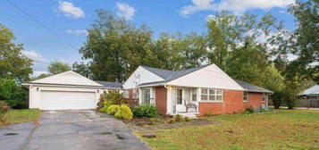 548 N  Broad St, Lexington, TN 38351