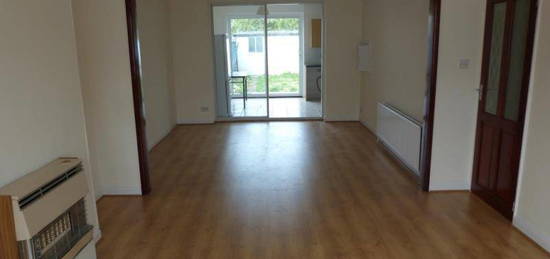 3 bedroom flat to rent