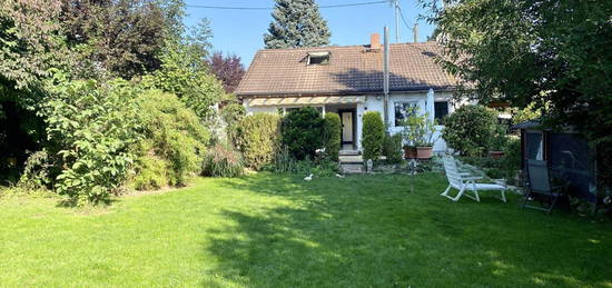 Bungalow mit großem Garten, Ideal zur Selbstverwirklichung