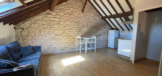 Studio meublé  à louer, 1 pièce, 21 m², Étage 2/2