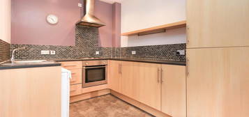 Flat to rent in Fifth Avenue, Heaton NE6