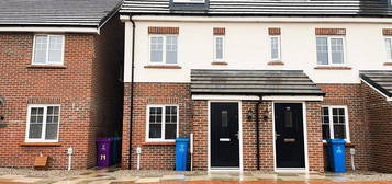 3 bed terraced house to rent