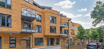 Flat for sale in Railshead Road, Isleworth TW7