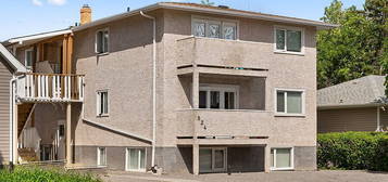 824 McIntosh St #2, Regina, SK S4T 5B4