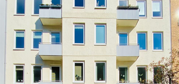 Charmante 3-Zimmer-Altbauwohnung mit Balkon u. Stellpl. // Eichhofstr. 18, Kiel