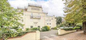 3 bed flat for sale