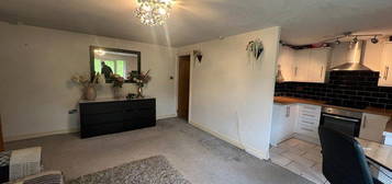 Flat to rent in Heywood Court, Middleton, Manchester M24