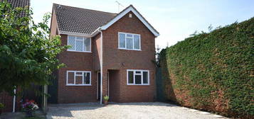 4 bedroom detached house to rent