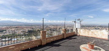 Casa en calle Nuevo del Cementerio, San Matías - Realejo, Granada